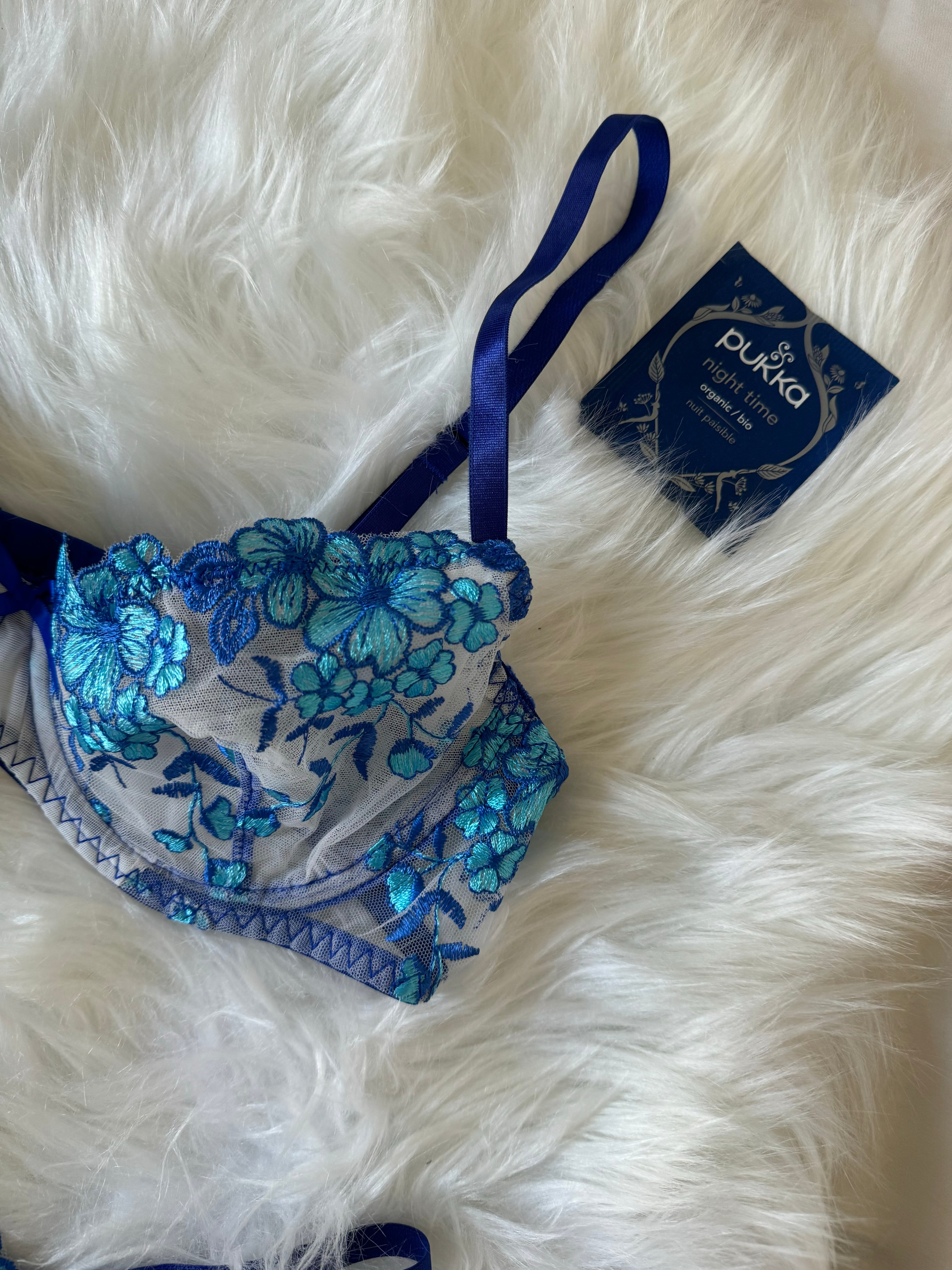 Sexy Reggicalze Set Donna Sexy Lilla Sexy Biancheria Intima Francese Pizzo Pizzo Scavato Reggiseno Tanga Quattro Set Lingerie Croce, Lilla, L - Foto 4